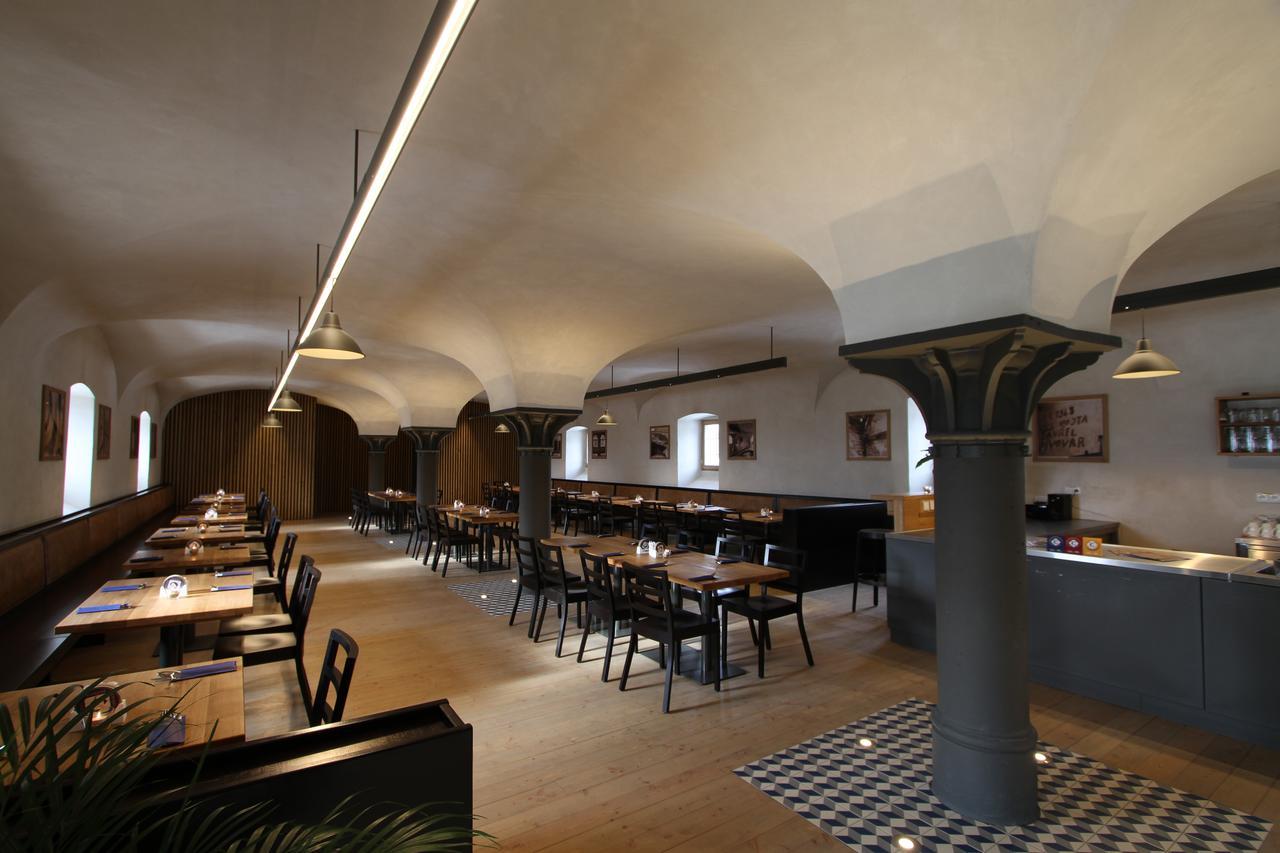 Hotel Kleis Cvikov Kültér fotó